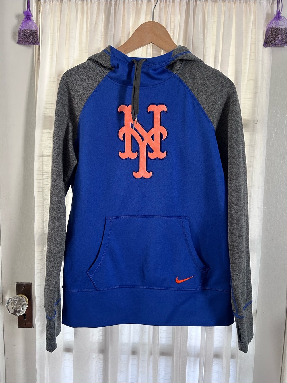Nike Drifit Mets Hoodie 🍎